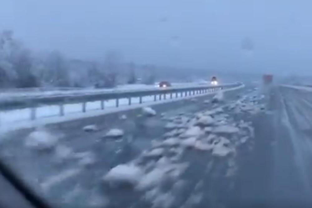ALA STE GA OČISTILI, SVAKA VAM ČAST! Sneg je opet iznenadio srpske putare, POGLEDAJTE SAMO OVAJ KLIP (VIDEO)