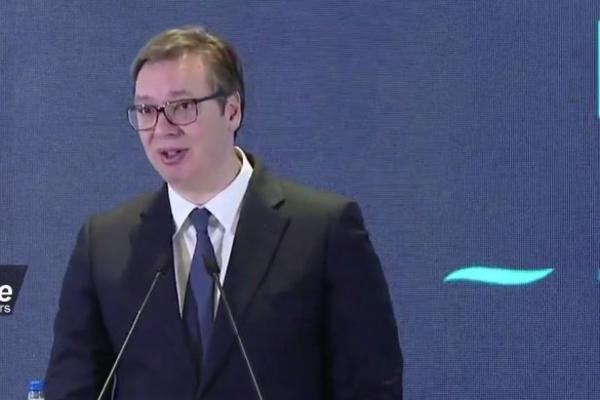 VUČIĆ NA DORĆOLU PRISUSTVOVAO OTVARANJU HOTELA MONA PLAZA! U izgradnju je uloženo 30 MILIONA EVRA!