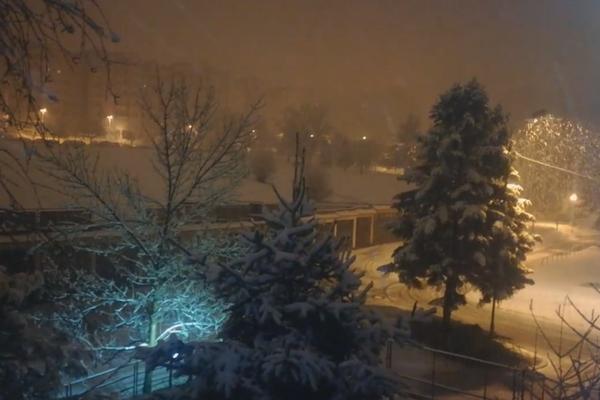 UPALJEN CRVENI METEOALARM U SRBIJI: Stiglo hitna opomena RHMZ, sneg i led se očekuje