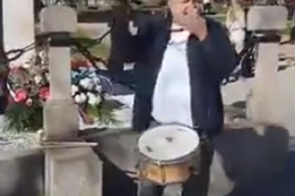 ČUJTE I POČUJTE, OVAKO ĆEMO OD SADA Milivojević iz DS rešio da pozove na građane na veliki skup kao u srednjem veku