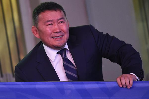 I PREDSEDNIK ZAVRŠIO U KARANTINU: Poseta KINI ga skupo koštala!