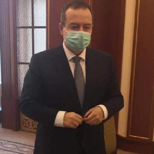 NOSILI SMO MASKE SVE VREME I IZBEGAVALI RUKOVANJE, A MERILI SU NAM I TEMPERATURU! Dačić o situaciji u Kini!