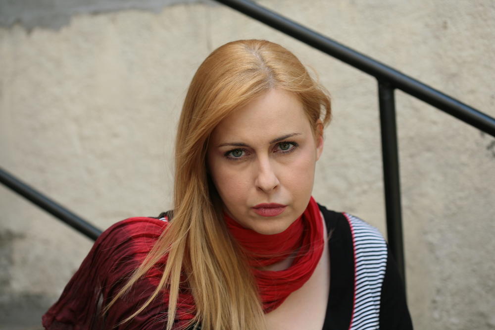 MOJOJ PORODICI JE SPALJENA KUĆA, A BRAT JE UBIJEN NA VRATIMA DOMA OD STRANE ALBANACA Bojana Maljević kakvu ne znate