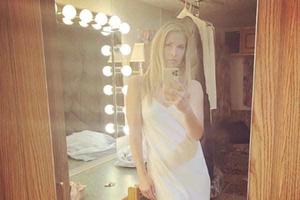 U SRBIJI JE SVE VIŠE MANEKENKI I GLUMICA KOJE OVAKO POKUŠAVAJU POSTATI POZNATE: LJUBAVNICA izvela prevaru veka