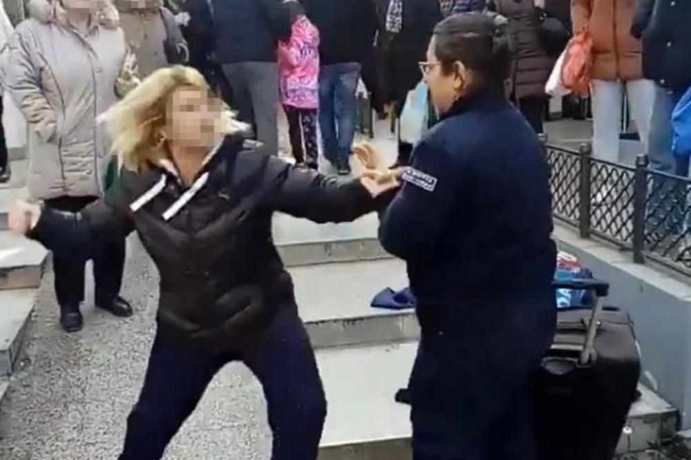 SADIJA JE U JAKO LOŠEM PSIHIČKOM STANJU! Evo šta se dešava sa ženom koja je NOKAUTIRALA KOMUNALNU POLICAJKU!