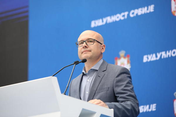 Vučević zahvalio baki na pismu: Draga Ljubice, hvala vama i najstarijim sugrađanima za sve što ste radili za nas