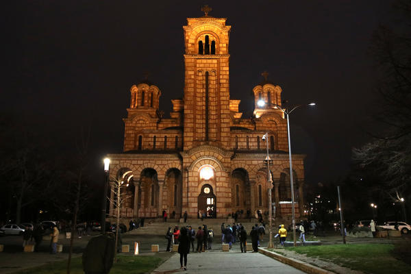 BEOGRADSKA LITIJA DANAS JE NAŠA SRAMOTA: Srpski vernici PODRŽALI CRNOGORCE, a JEDVA IH SE SKUPILO 50! (FOTO)