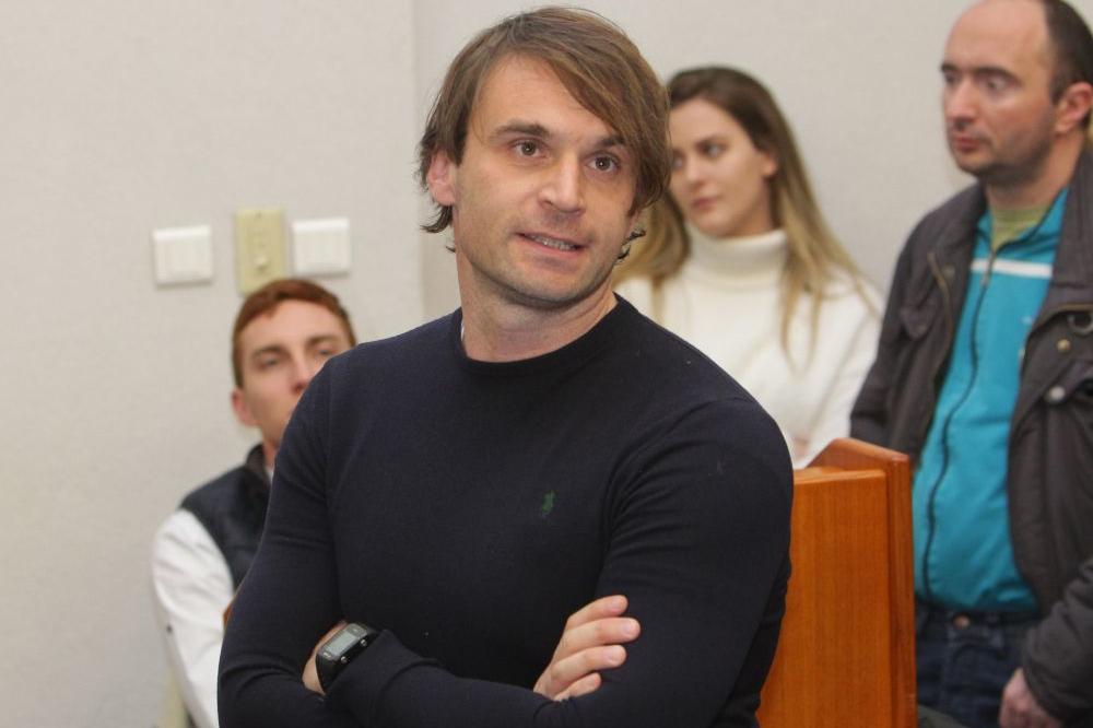 KO JE TRENER ZVEZDE? Drama-triler priča! Ubistvo mu je promenilo karijeru, OD MALENA ZAPISIVAO FUDBALSKE TAKTIKE