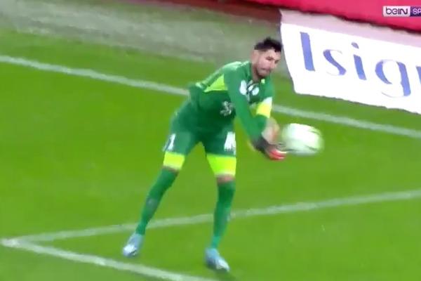 GOLMAN "ZABAGOVAO" KAO NA IGRICI: Neverovatan kiks na utakmici francuske lige!