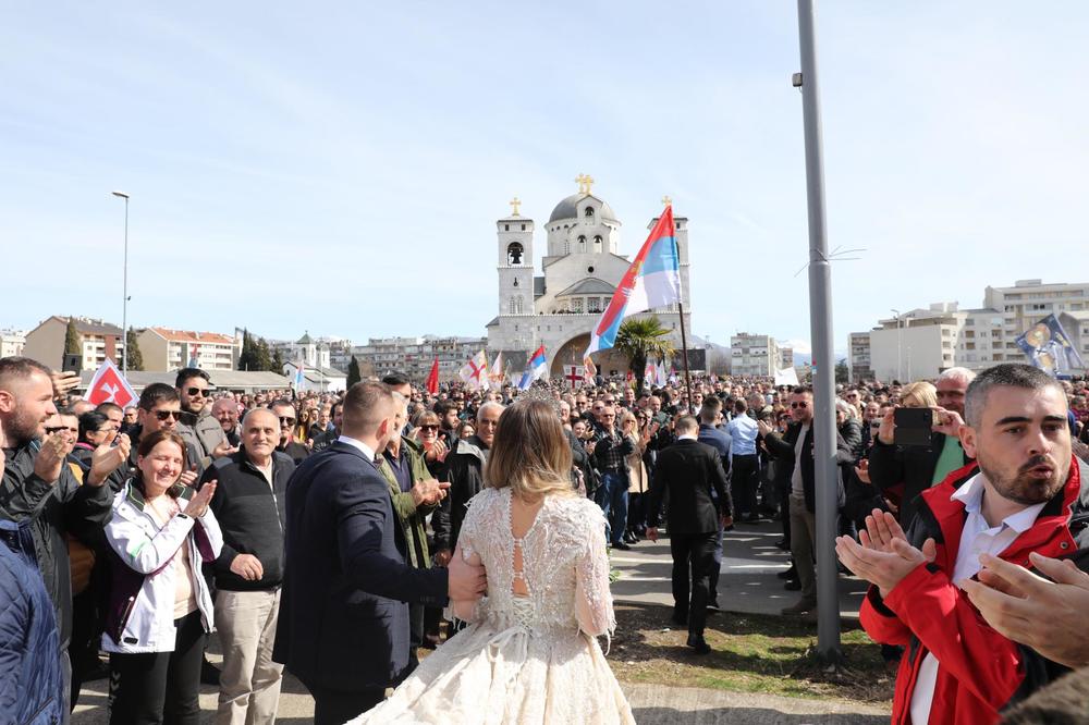 3.000 MANJE PAROVA STALO NA LUDI KAMEN: Pandemija DRASTIČNO uticala na broj venčanja u 2020.