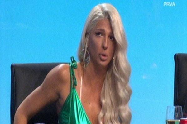 JELENA KARLEUŠA OBJAVILA DIVNU VEST, FANOVI I NJENE ĆERKE U TRANSU, PORUKE SAMO STIŽU: Evo šta je rekla o datumu!
