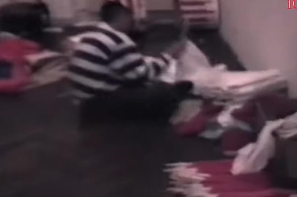 POJAVIO SE SNIMAK DELIJA SA OTETIM ZASTAVAMA: Grobari ovako poniženje ne pamte!