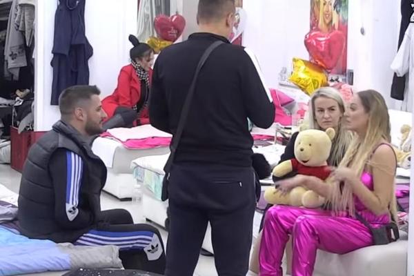 NIJE PROŠLO NI NEKOLIKO SATI LUNA I MARKO SE VEĆ POSVAĐALI! Ne vuci me za JEZIK! Na čemu mi nije hvala?