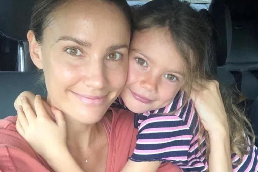 BIVŠA MIS SVETA IZGLADNJUJE SVOJU MALU ĆERKU? Ljudi U ŠOKU nakon što su videli šta joj sprema za ručak (FOTO)