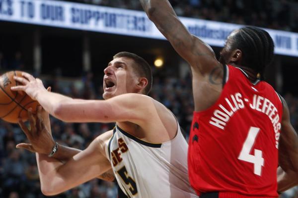 AMERIKA U ŠOKU, OVAKO NEŠTO JOŠ NIJE VIDELA: Pusti ostale, drž' Jokića! Čist dokaz Nikoline nadmoći protiv šampiona