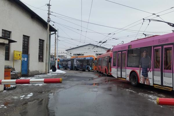 ODRŽAN SASTANAK GRADSKE UPRAVE I PREDSTAVNIKA INICIJATIVE VRATIMO TROLU 28: Da li će trola opet voziti BG ulicama?