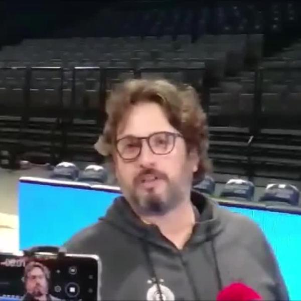 NOVI HIT U TRINKIJERIJEVOJ REŽIJI: Od njegovog odgovora na pitanje o koronavirusu pašćete sa stolice!