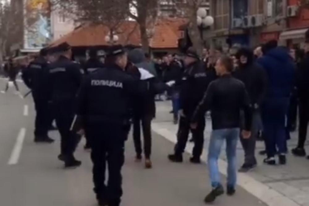 GRUPE MLADIĆA I DALJE PLAŠE LESKOVČANE: Uzvikuju parole protiv LGBT! POLICIJA APELUJE DA IH GRAĐANI PRIJAVE