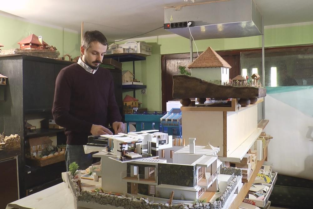 MIŠA JE GENIJALAC ZA MAKETE! Čačanin najsitnije detalje radi pincetom! OTKRIO JE SVIMA U ČEMU JE ŠTOS (FOTO)