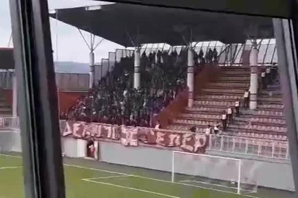 DELIJE OKUPIRALE KROV! Igraju omladinci, a navijači prave feštu kao da se igra seniorska Liga šampiona!