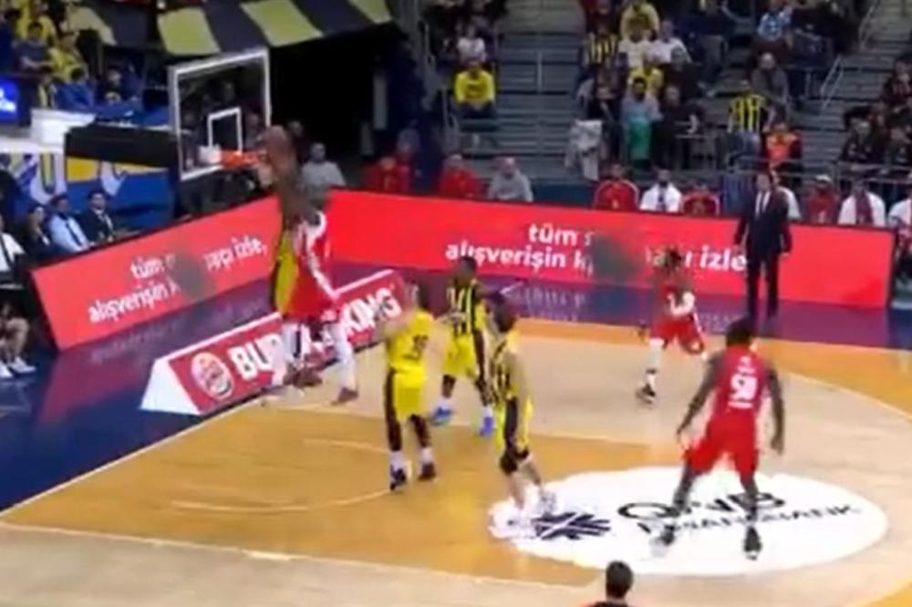 MALTRETIRANJE U REŽIJI DŽEJMSA GISTA: Brutalno, da brutalnije ne može biti!