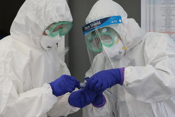 ISPRAVKA: Engleska nije imala plan da testira vakcinu na 100.000 ljudi