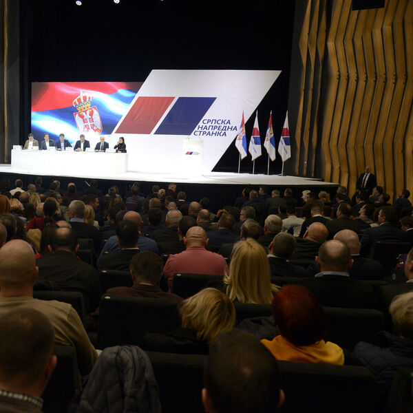 BRANKO KOCKICA, MARINA TUCAKOVIĆ, NEDA UKRADEN... Evo koje su POZNATE LIČNOSTI na listi SNS!