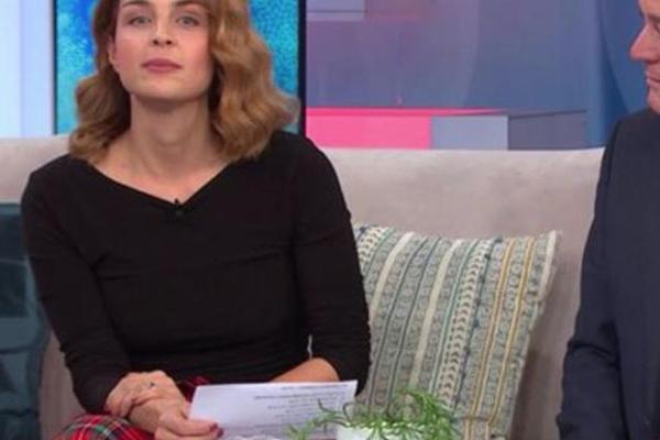 TRI VODITELJKE SKLONJENE SA TV-A! OVA ODLUKA JE 1. OD NJIH UGROZILA ZDRAVLJE: Kad ih pitaju NE SMEJU dati komentar?