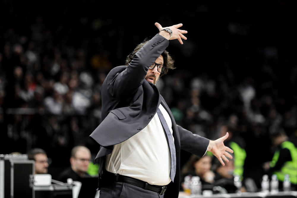 SLEDEĆI PUT ĆU GA POSLATI DIREKTNO NA AUTOPUT! Trinkijeri izgubio strpljenje i gurnuo mladog Hrvata! (VIDEO)