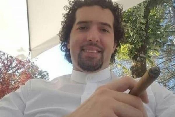 KAKAV HIT, MILOV I MIRAŠEV POP SNIMLJEN U KOCKARNICI, SA TOMPUSOM, NALIVA SE ALKOHOLOM: Ali to NIJE SVE! (FOTO)