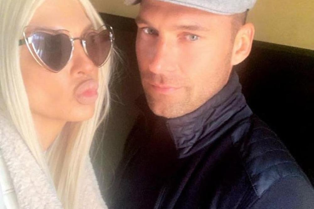 DUŠKO DOŠAO IZ KINE! OTIŠAO PRAVAC NA 1. MESTO, SNIMLJENA I KARLUŠA: Sad je sve jasno, evo da li su još u braku!