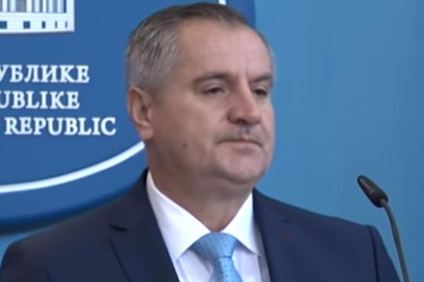 PREMIJER RS GOVORIO DA JE VIRUS IZMIŠLJEN, A ONDA JE STIGAO U BIH: Višković sada otkriva nove detalje o OBOLELOM
