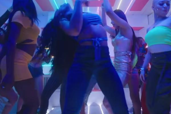 PLANETARNO POPULARNA PEVAČICA POSTALA MAJKA! Krila da je trudna, ceo svet ŠOKIRAN!