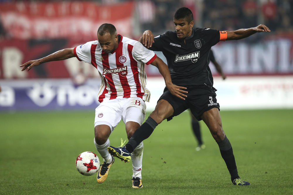 TEŠKA I NEVIĐENA PROVOKACIJA: Igrač Olimpijakosa nacrtao polni organ za PAOK usred utakmice!