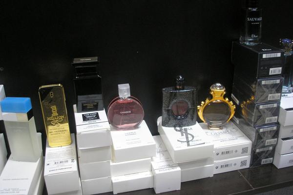 OVI SU SE BAŠ SPREMALI ZA 8. MART! Srpski carinici zaustavili kamion, u sanducima se KRIO PRESKUP ULOV (FOTO)