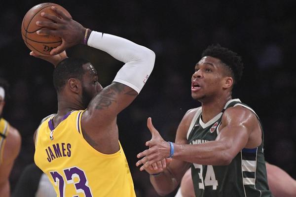 KOBI, POČIVAJ U PI***KI: Skandalozni postovi Adetokumba - odmah je isplivala prava istina!