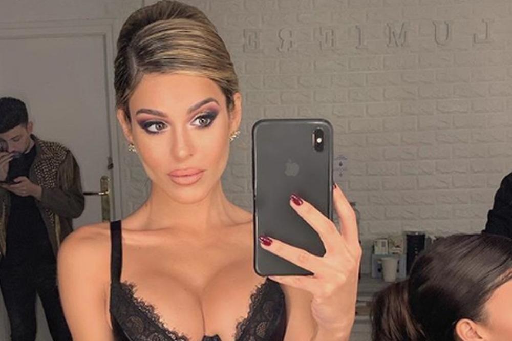 JOVIĆEVI SAIGRAČI SPOPADAJU REDOM: Savršena žena ofirala zvezdu Reala, pa poručila da će mu dati, ali broj telefona