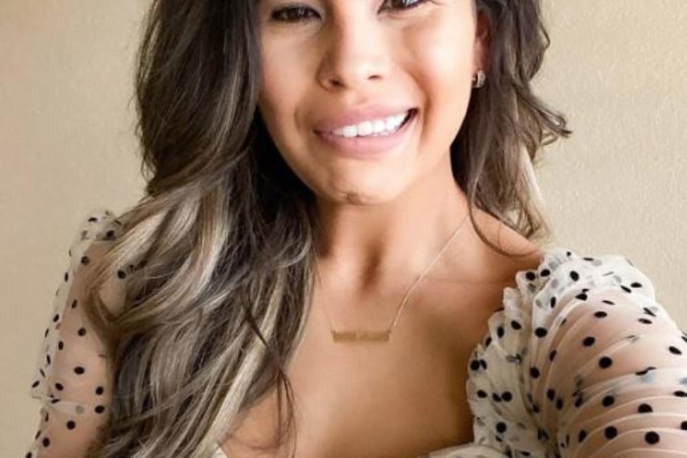 4 DANA NAKON POROĐAJA VRISNULA JE KADA SE POGLEDALA U OGLEDALO: Njenom licu se desilo nešto nerealno! (FOTO)