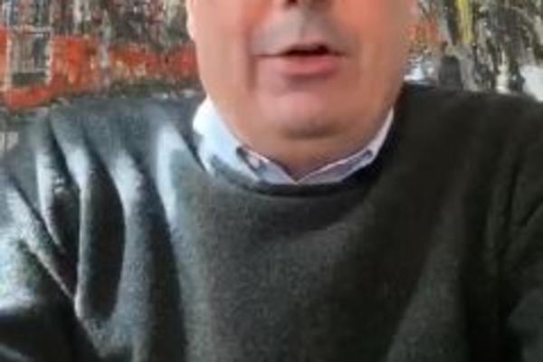 POZNATI POLITIČAR DOBIO KORONU: Objavio snimak o kojem SVI PRIČAJU! (VIDEO)