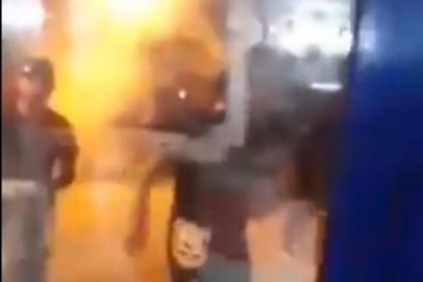 PREPLAŠENA DECA GLEDALA KAKO GROBARI LOME: Isplivao novi dramatičan snimak haosa u Budvi!