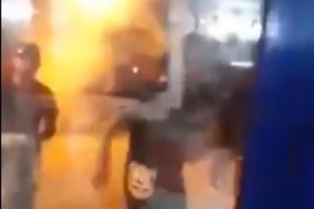 PREPLAŠENA DECA GLEDALA KAKO GROBARI LOME: Isplivao novi dramatičan snimak haosa u Budvi!