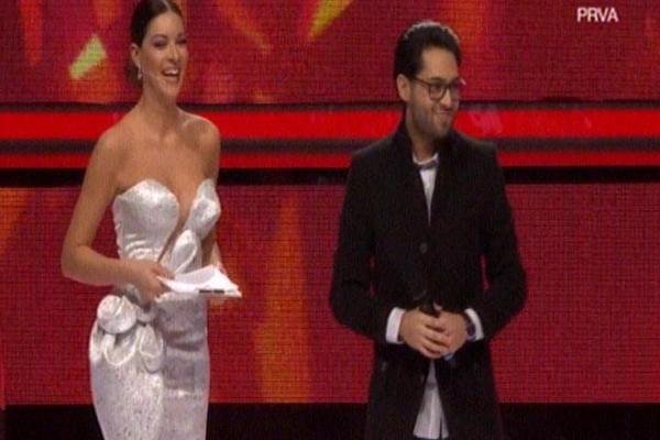 POBEDNIK PINKOVIH ZVEZDA ZAVRŠIO U ZVEZDAMA GRANDA! KARLEUŠA ODMAH REAGOVALA: Ne gledamo "Pink", ali tebe volimo!