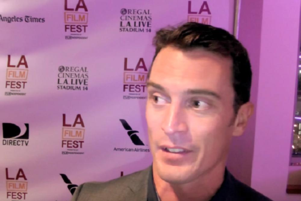 POZNATI GLUMAC UMRO U 38. GODINI ŽIVOTA! Bio je zvezda NETFLIKSA, a bolest je SKRIVAO OD SVIH