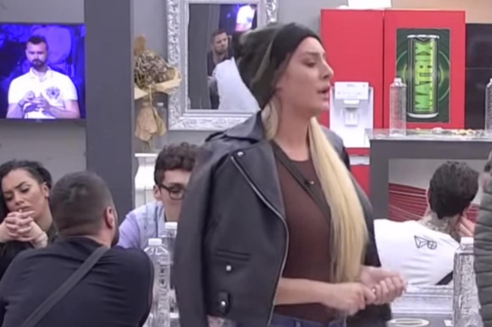 ČUVENE "ŽENE" FANOVI UNIŠTAVALE VEZU LUNE I MARKA: Slale Marku slike Lune da ide sa muškarcima u hotelske sobe