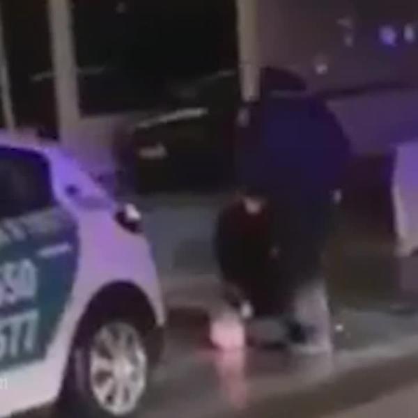 CRNOGORCI MALTRETIRALI GROBARE: Isplivao novi šok snimak, policajci bili nemilosrdni prema navijačima!