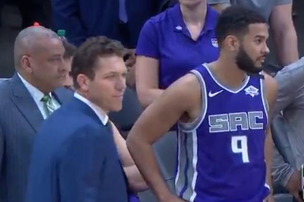 UDAR NA TRENERA KINGSA: Idiote, najbolji NBA trojkaš ti na klupi, a daješ Bjelici i Bogdanoviću da šutiraju!