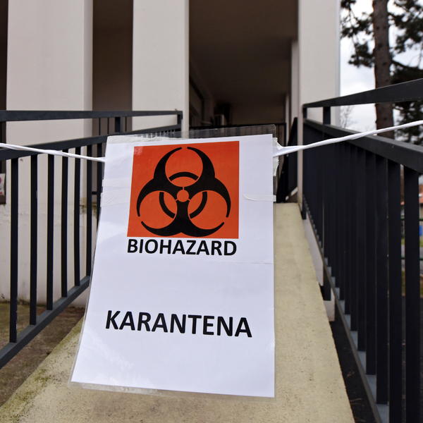 UVODI SE OBAVEZNI KARANTIN! ALARMANTNO STANJE U KOMŠILUKU: Samoizolacija traje 14 dana!