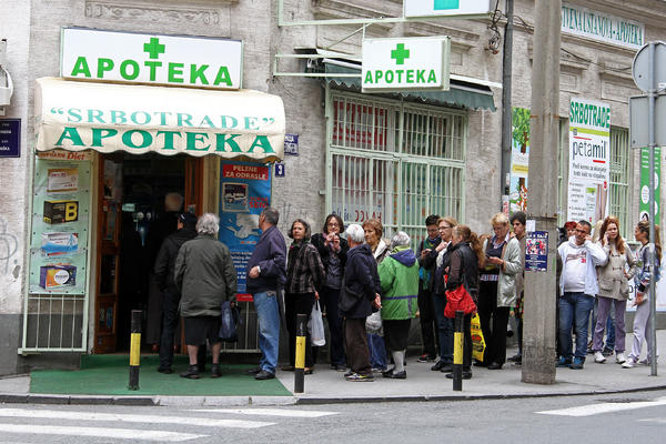 MLADIĆU SA KARABURME OSTAVILI PORUKU IZ APOTEKE! "Ne znam ko je, ne znam mu ime, ali..." od ovoga suze kreću