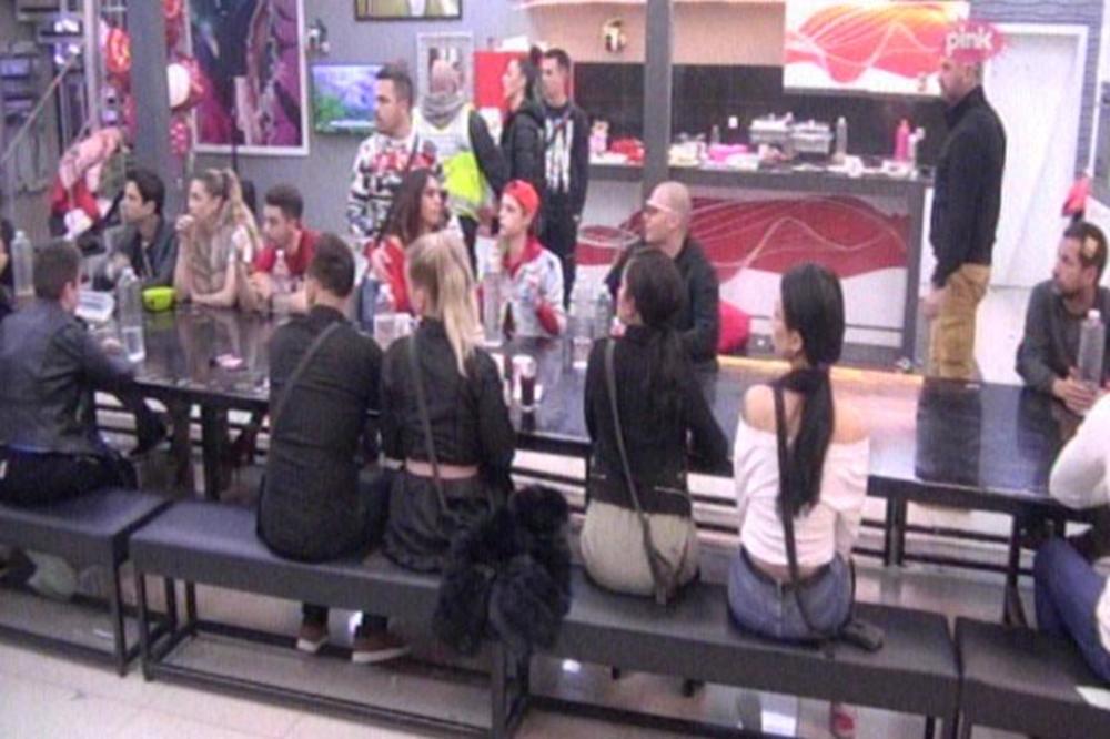 PRODUKCIJA REŠILA DA OZBILJNO KAŽNJAVA NASILJE! Tara nasrnula na Maju, čupala, a sada je 3 nedelje bez HONORARA