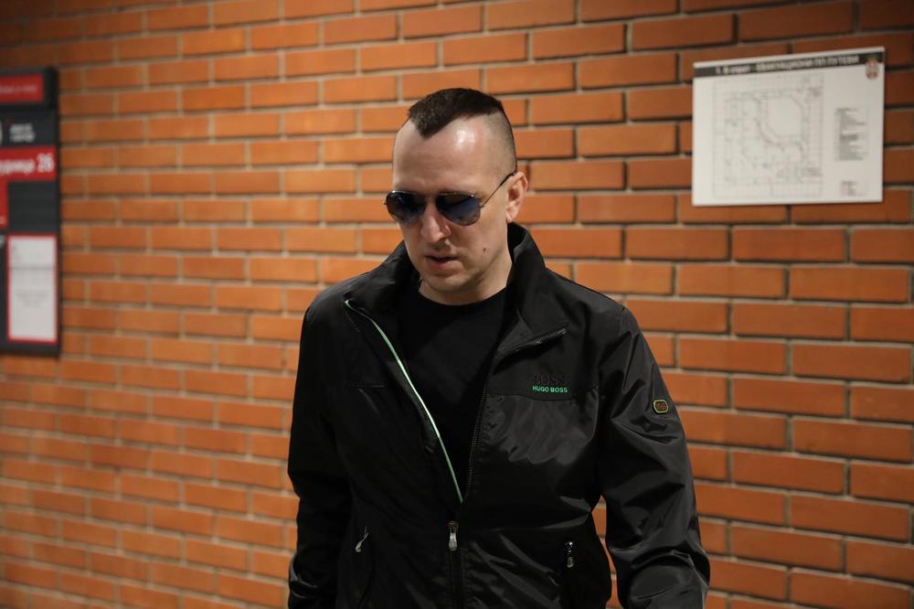 ZORAN JE TEŠKA SRCA SKINUO NAOČARE ZA SUNCE U SUDU: Krio je pogled, danas je imao 7 NOVIH OBRAČUNA (FOTO)